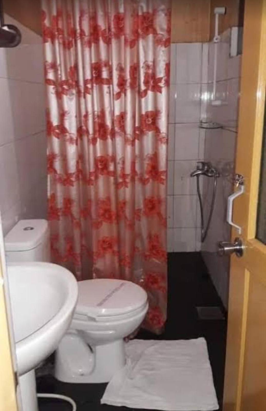 New Nethmi Villa 康提 外观 照片